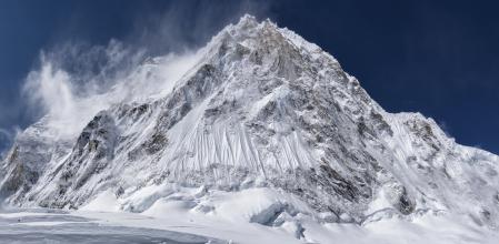 Dos alpinistas mueren por agotamiento y mal de altura en el Everest