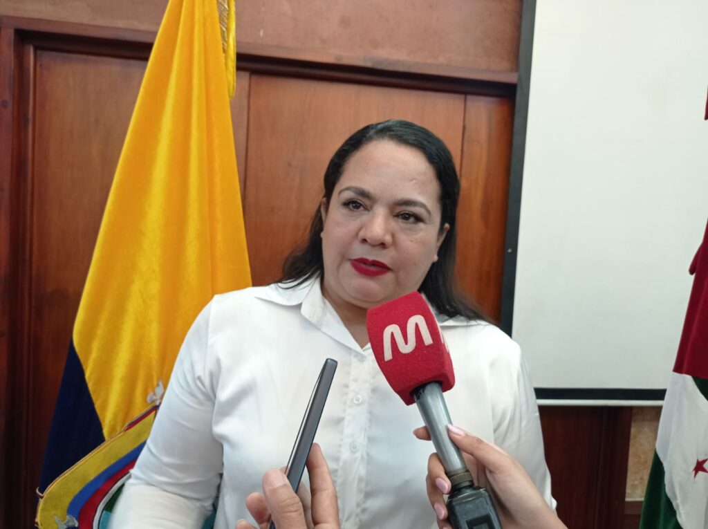 Aurora Valle asume la Gobernación de Manabí con enfoque en seguridad y servicios