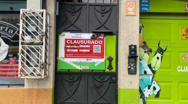 Clausuran clínica veterinaria en Quito por operar sin permisos y usar medicamentos vencidos