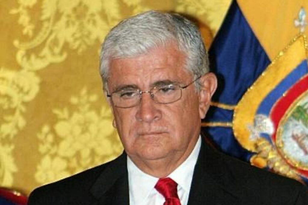 Daniel Noboa decreta dos días de duelo por el fallecimiento de Alfredo Palacio