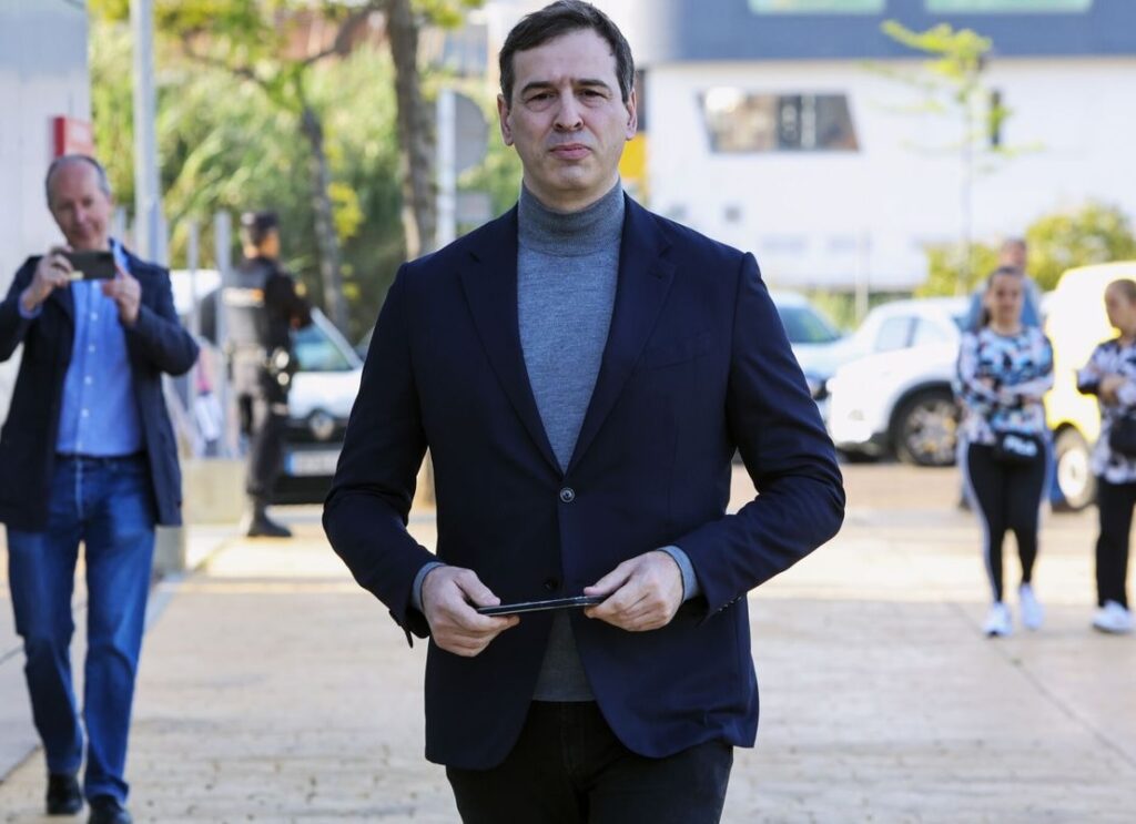 David Sánchez, hermano del presidente de España, Pedro Sánchez, enfrentará un juicio por presunto tráfico de influencias.