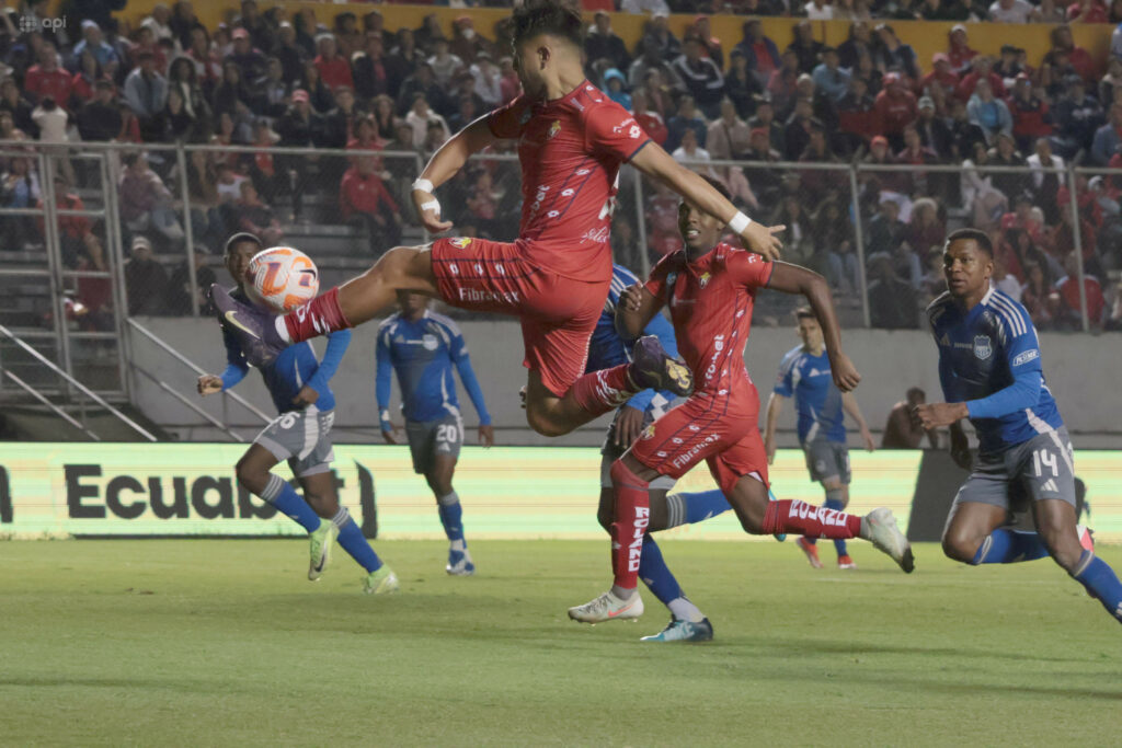 El Nacional vence 2-0 a Emelec y los azules están en el penúltimo puesto