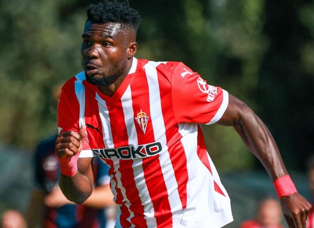 El delantero ecuatoriano Jordy Caicedo, actualmente en el Sporting Gijón de la segunda división española, reforzaría a Barcelona SC.