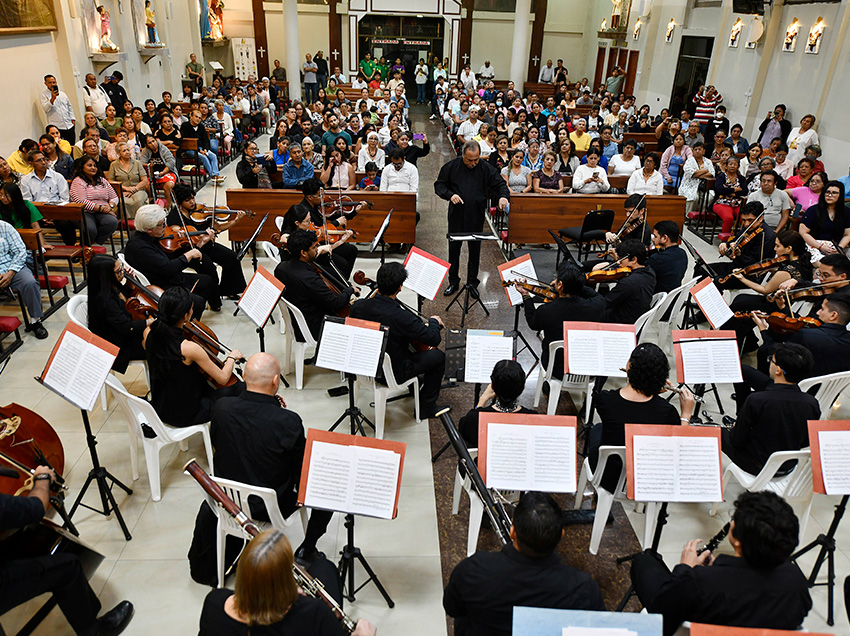 La parroquia Jesús Obrero fue sede de un concierto gratuito de música académica, de la Orquesta Filarmónica de Guayaquil.