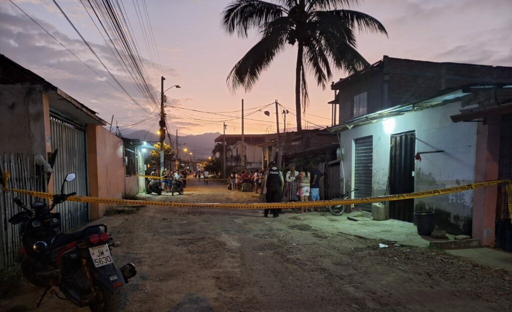 Intentan asesinar a una mujer cuando estaba sentada en los exteriores de su casa