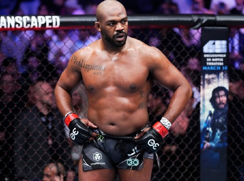 Jon Jones, campeón de peso pesado de la UFC, mantiene en vilo a los fanáticos de las artes marciales mixtas (MMA).