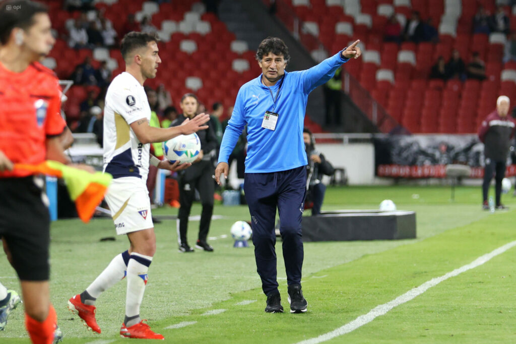 Liga de Quito acelera el proceso para designar nuevo cuerpo técnico en medio de un mar de carpetas.