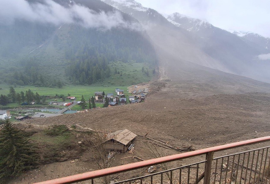 Un colapso masivo del glaciar Birch sepultó gran parte del pueblo de Blatten, en el valle de Lötschental, en los Alpes suizos.