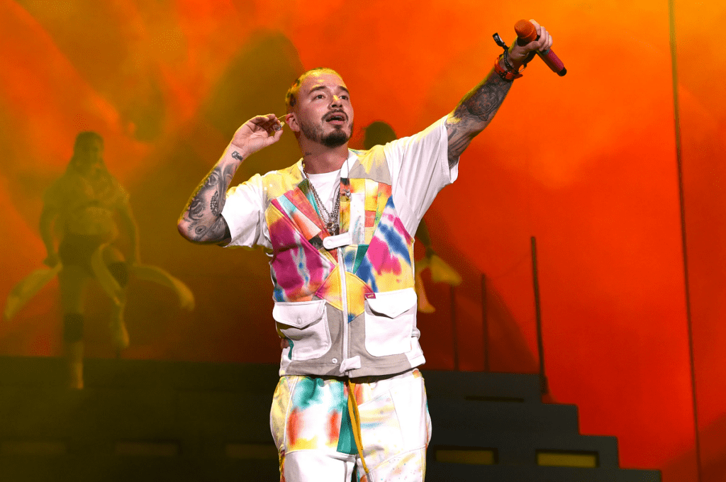 Infiltrado en su propio concierto: J Balvin se disfraza y pocos lo reconocen