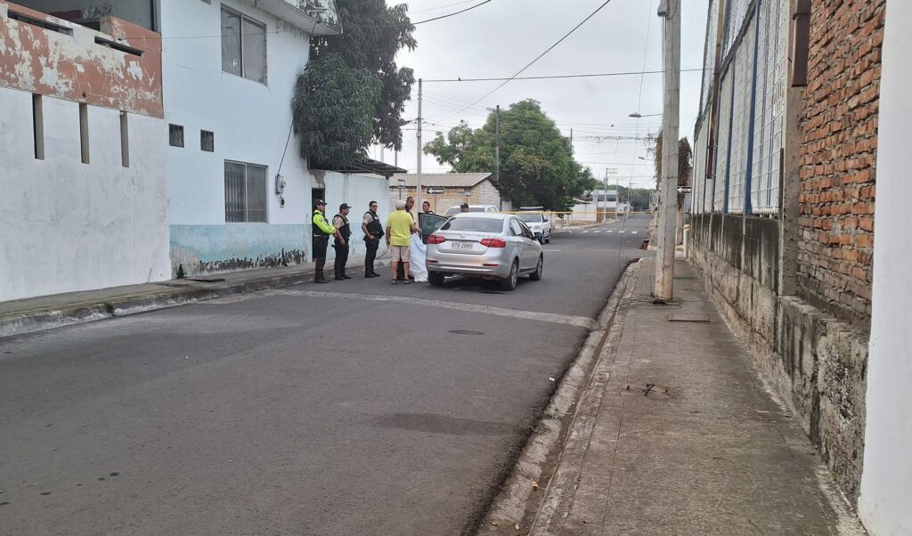 El carro en el que se movilizaba Gonzalo Zamora fue interceptado por los sicarios.