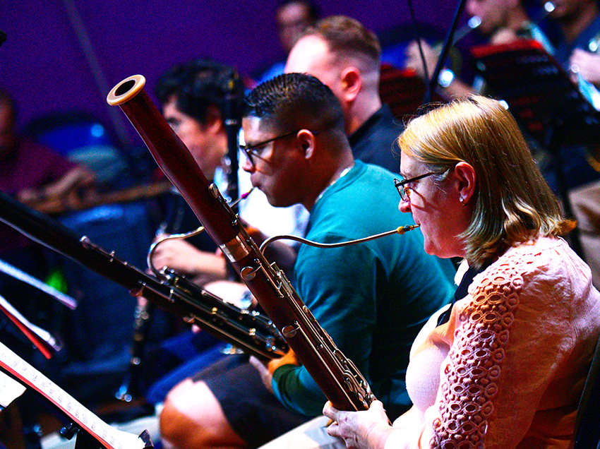 La Orquesta Filarmónica Municipal de Guayaquil grabó un nuevo álbum con Universal Music que mezcla clásicos bélicos.