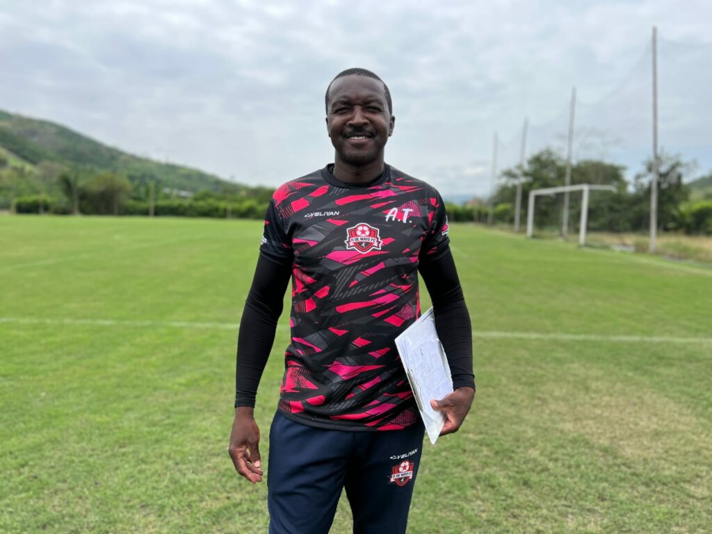 Johvani Ibarra sueña con quedar campeón en Manabí y ascender con 11 de Mayo