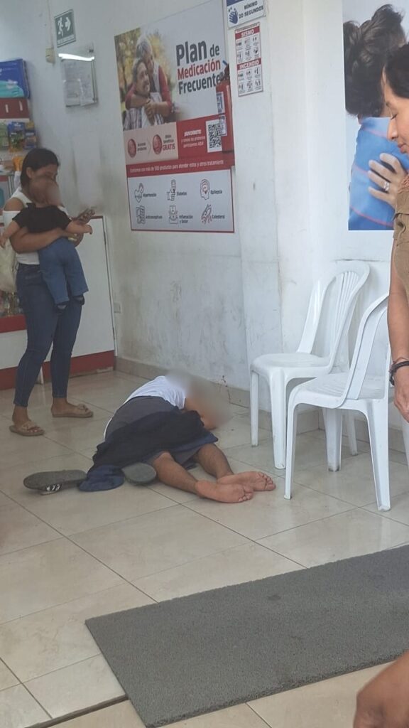 Jordan Farías quedó sin vida en el interior de la farmacia donde compraba medicamentos.