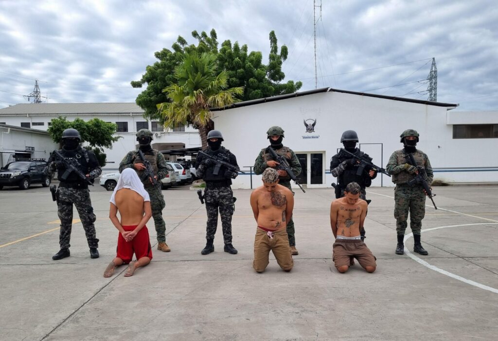 El asesinato de Javier Mendoza en Manta derivó en un operativo policial que dejó tres detenidos, incluido un menor.