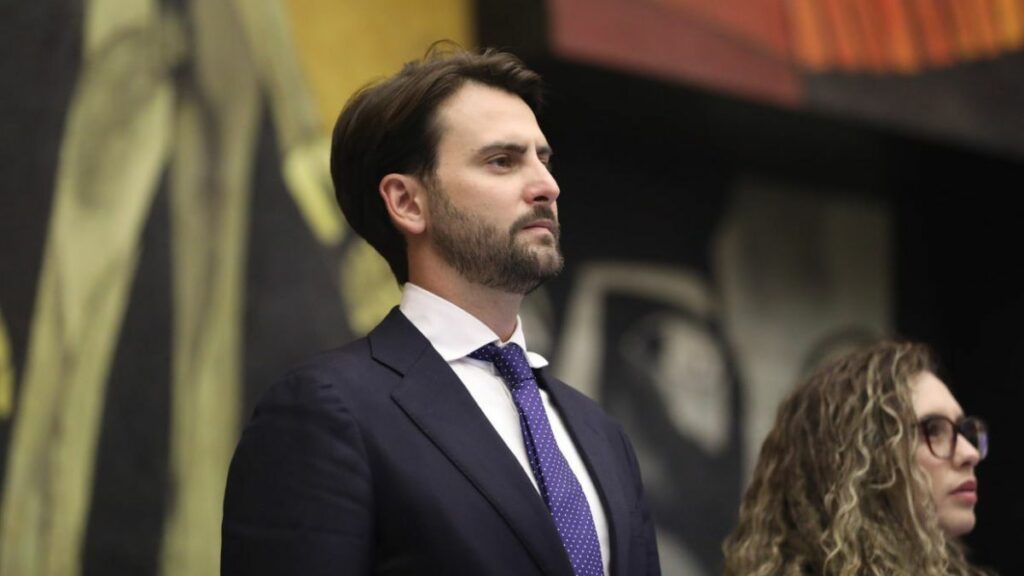 Niels Olsen, presidente de la Asamblea Nacional, arremete en contra de los legisladores impuntuales. (Asamblea Nacional).