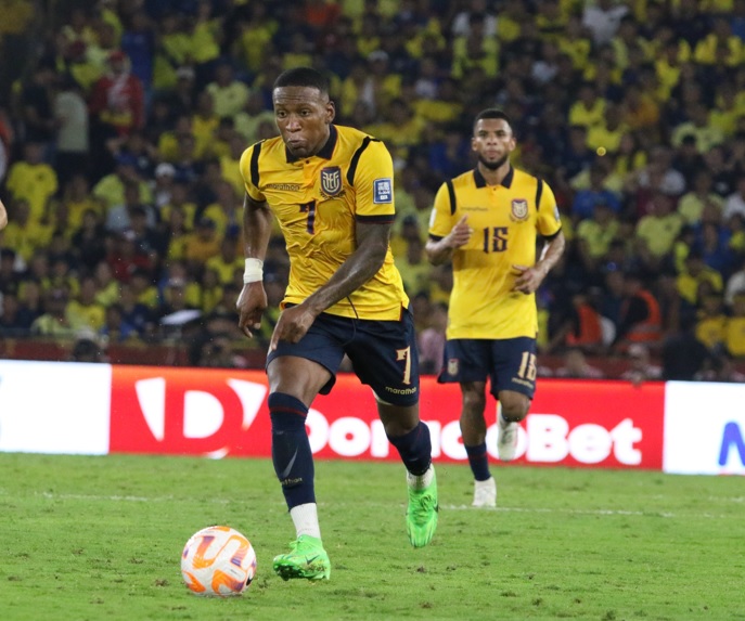Pervis Estupiñán y Pedro Vite jugadores de la selección de Ecuador FOTO: Willian Paladines