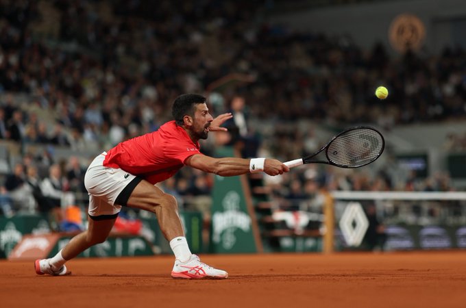 Sinner y Djokovic triunfan y se enfrentan en semifinales de Roland Garros 2025