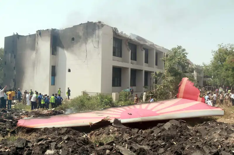 Tragedia aérea en India: confirman más de 200 muertos y un único sobreviviente