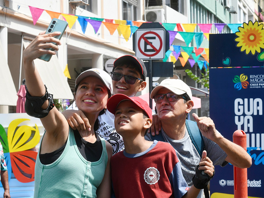 Por el Día del Padre la Ruta Centro peatonalizó calles emblemáticas de Guayaquil .