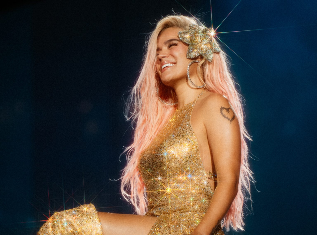 Karol G responde a críticas por usar la voz de un niño en Tropicoqueta