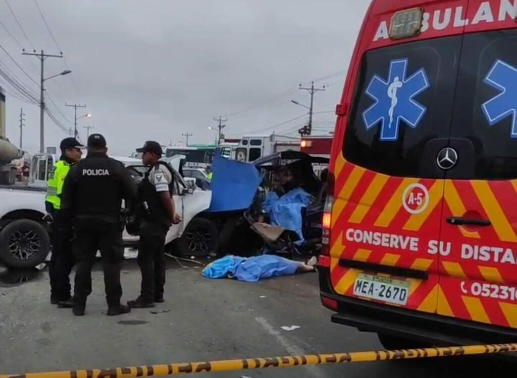 Accidente de trànsito en vía Manta- Montecristi deja vìctimas mortales