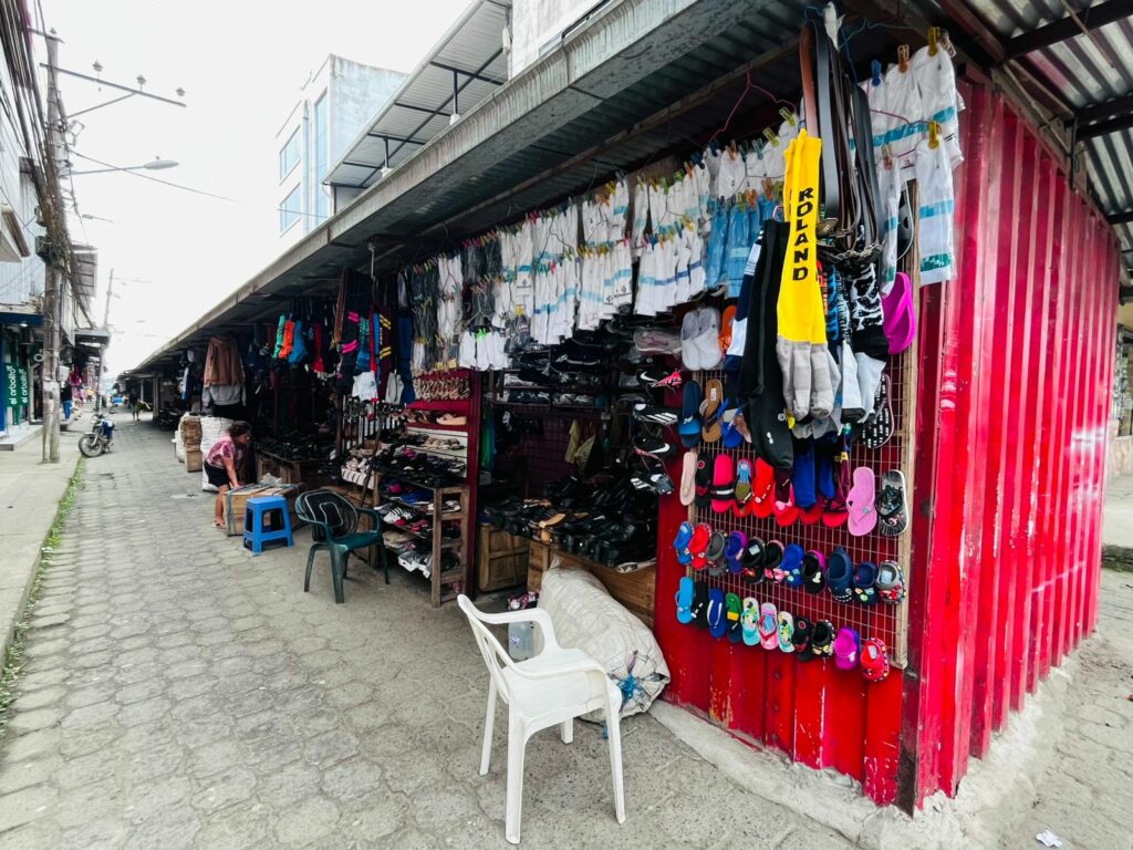 Comerciantes de La Concordia se resisten a regresar al nuevo Mercado Central, temiendo por la supervivencia de sus negocios en la calle 1 de Mayo