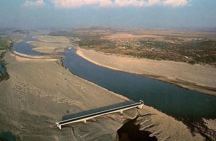 En 1998, Honduras celebró la inauguración del puente Choluteca, una obra de ingeniería japonesa diseñada para resistir las inclemencias del clima tropical.