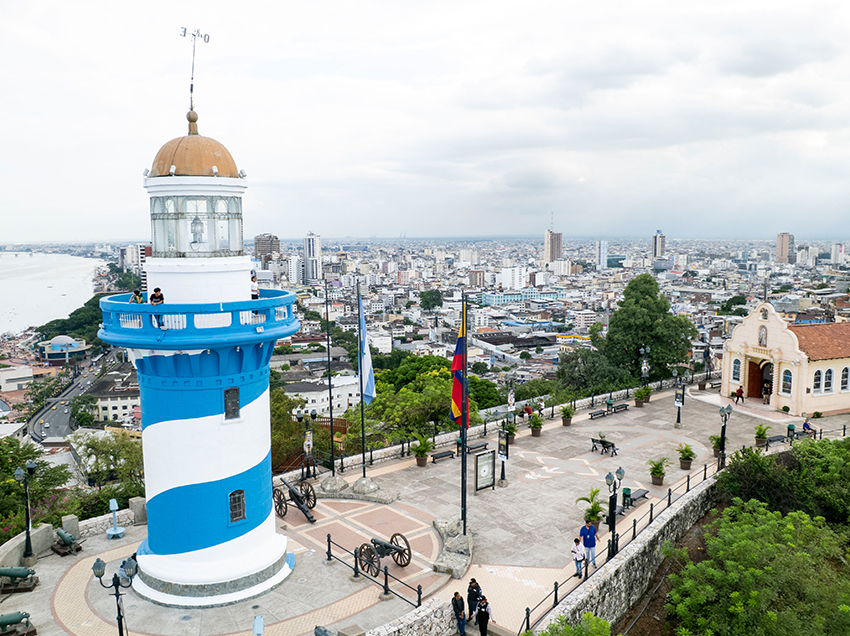 Las Peñas será punto clave en las fiestas julianas con eventos culturales y mejoras urbanas coordinadas por el Municipio de Guayaquil.