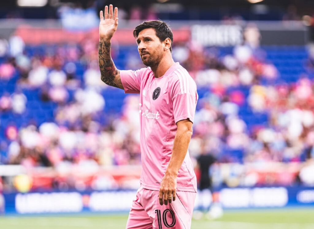 Leo Messi rompe nueva marca y supera a Cristiano Ronaldo en goles sin penales