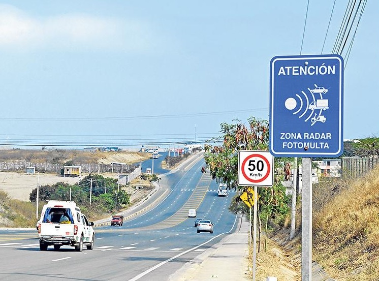 Los municipios de Ecuador no podrán emitir multas por exceso de velocidad captadas con radares hasta finales de 2025.