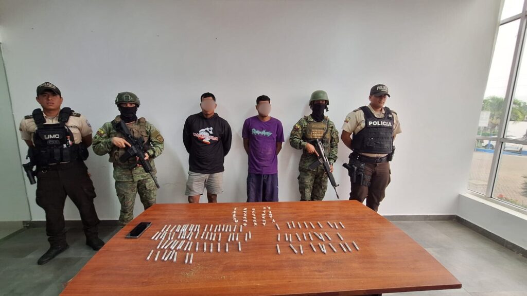 Luego de la audiencia los aprehendidos fueron llevados a la cárcel de Bahía.