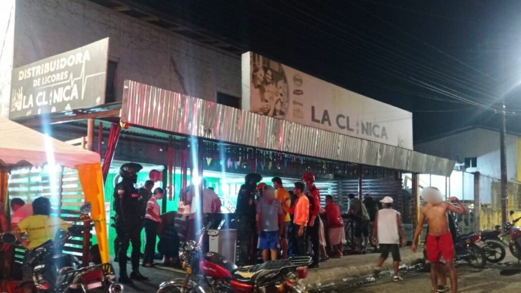 Masacre en El Empalme deja aproximadamente 11 muertos y cuatro heridos, el crimen ocurrió en una licorería. (El Diario).