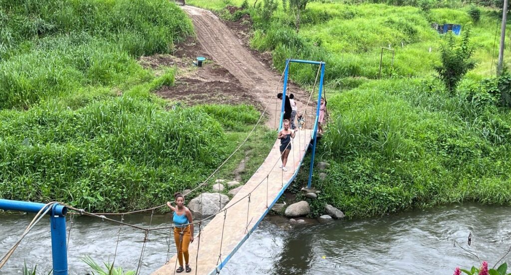 Municipio interviene vías y accesos en el barrio Nuevo Monterrey de La Concordia