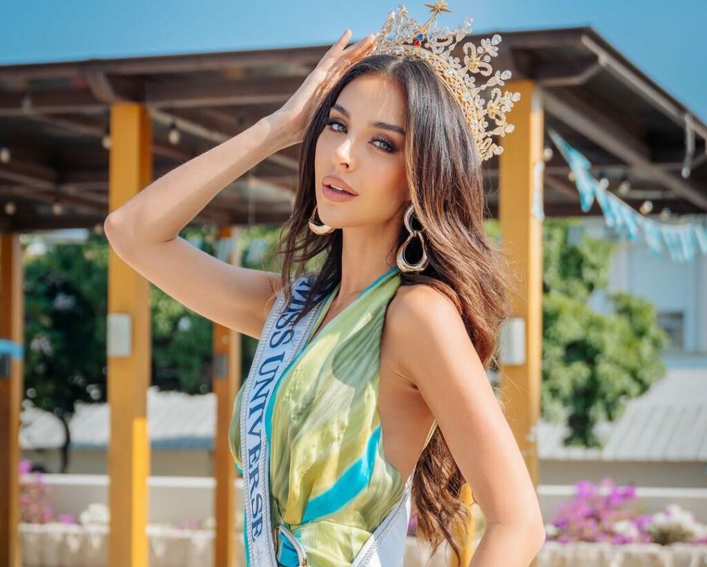 Encebollado con chifle y limón: Nadia Mejía se luce como toda una guayaca