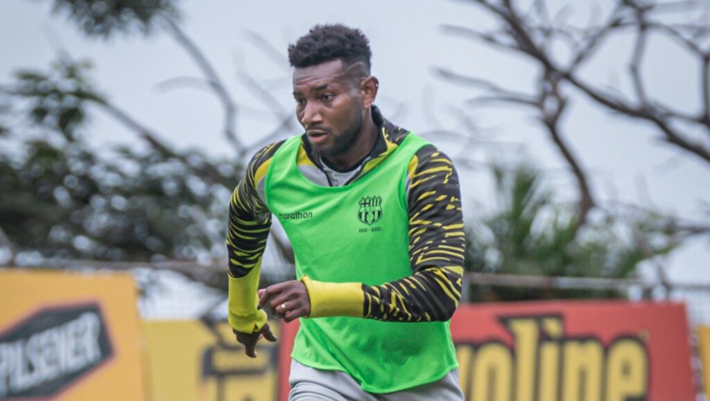 Barcelona SC renueva a Gustavo Vallecilla y tiene varias dudas para medir a Macará