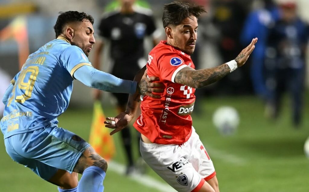 Cienciano con Garcés cae 0-2 ante Bolívar y queda eliminado de la Sudamericana