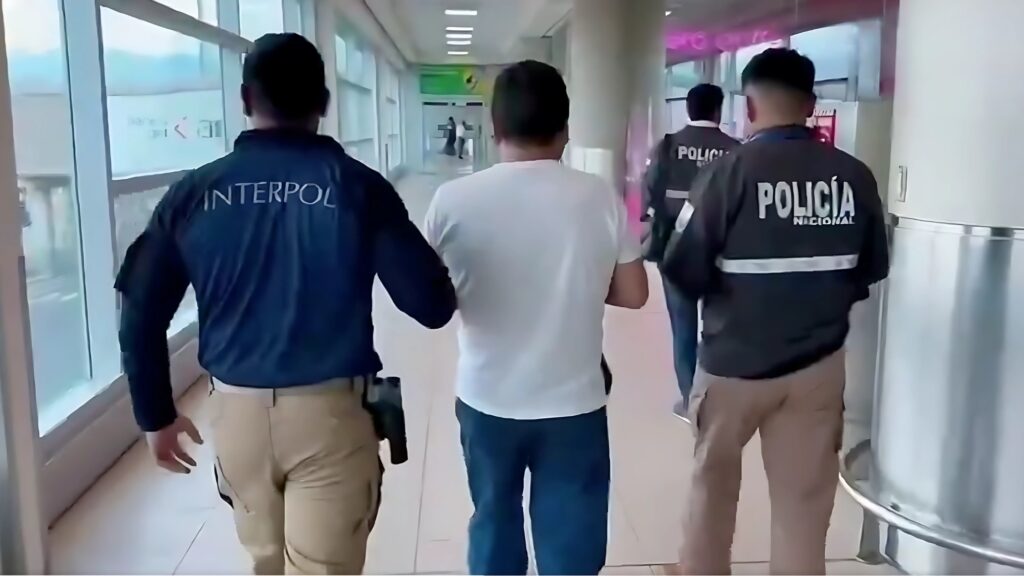 Extraditan desde España a ecuatoriano acusado de asesinar a su hija en Tungurahua