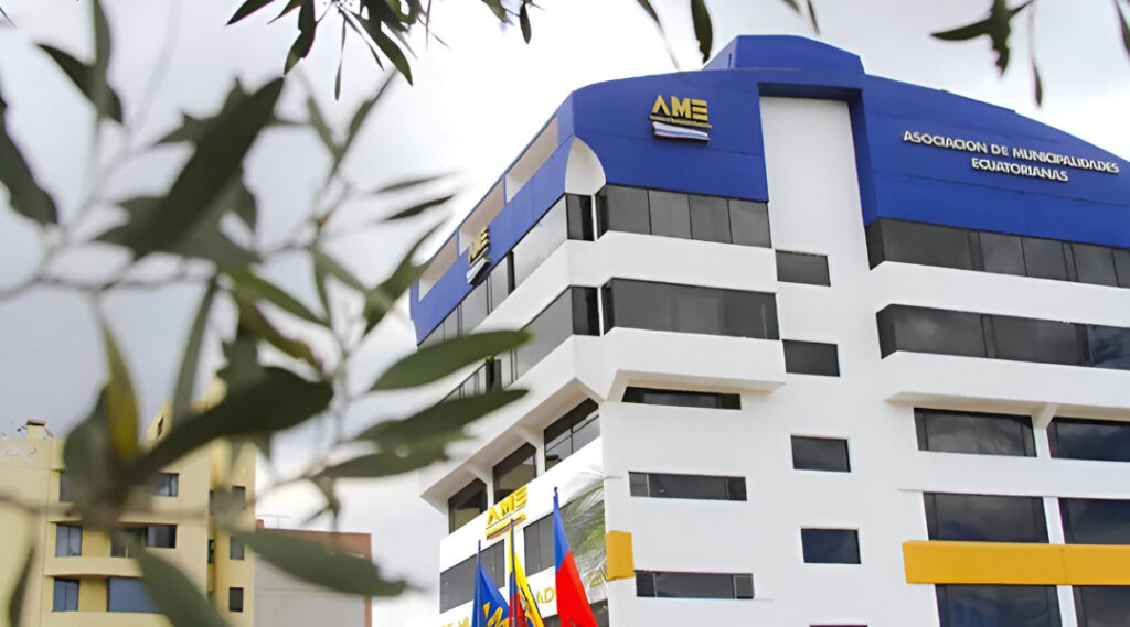 Gobierno de Ecuador acumula deuda millonaria con municipios por asignaciones pendientes