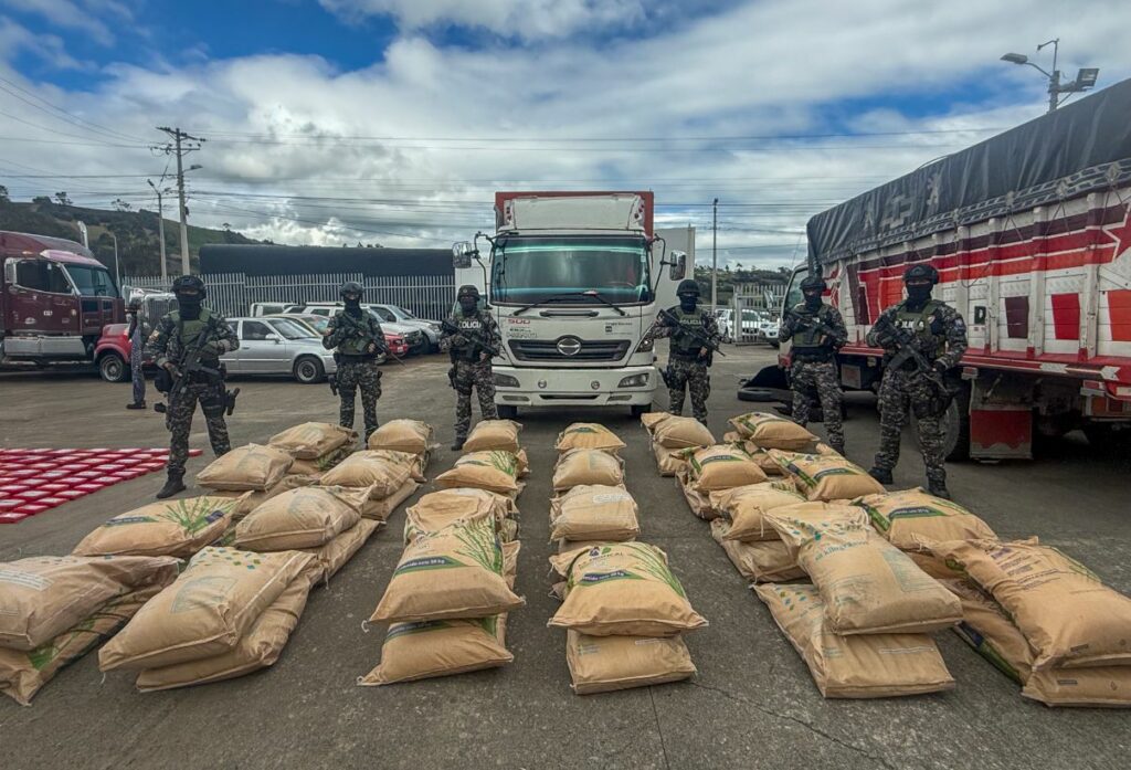 Hombre es detenido con precusores químicos en Tulcán.