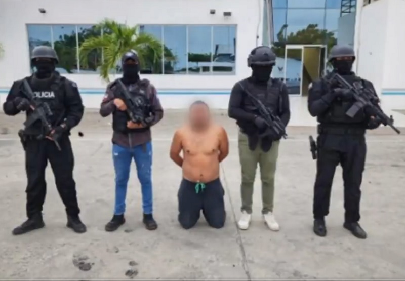 La Policía Nacional aprehendió a Steeven Y., presunto responsable de un triple asesinato registrado el sábado 16 de agosto en el cantón Jaramijó, en Manabí.