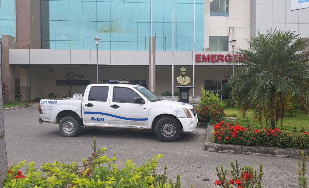 La Policía llegó hasta la casa de salud para investigar el caso.