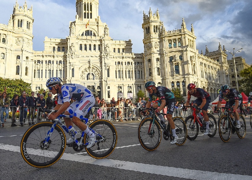 La Vuelta a España 2025, la tercera Gran Vuelta del ciclismo mundial, inicia el 23 de agosto en Turín, Italia, y culminará el 14 de septiembre en Madrid.
