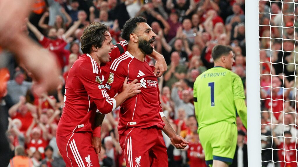 Liverpool inicia se defensa del título en la Premier League con victoria ante Bournemouth