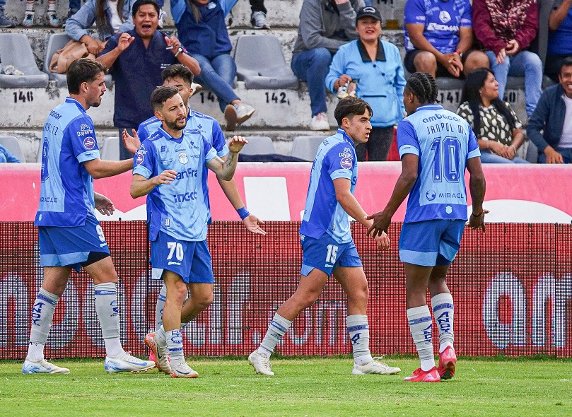 Macará logró una remontada clave al derrotar 2-1 a Mushuc Runa este sábado 23 de agosto de 2025 en el estadio Bellavista de Ambato.