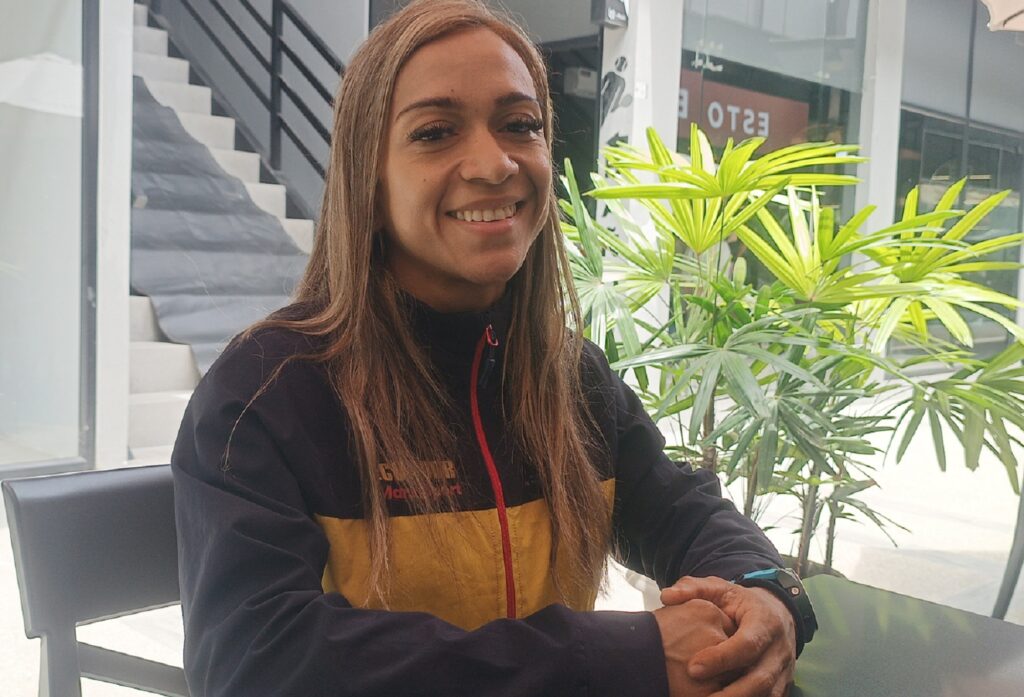 Grisel Trejo, entrenadora y atleta físico-culturista, relata su camino desde Venezuela hasta Manta y su represnetación a Ecuador en competencias internacionales.
