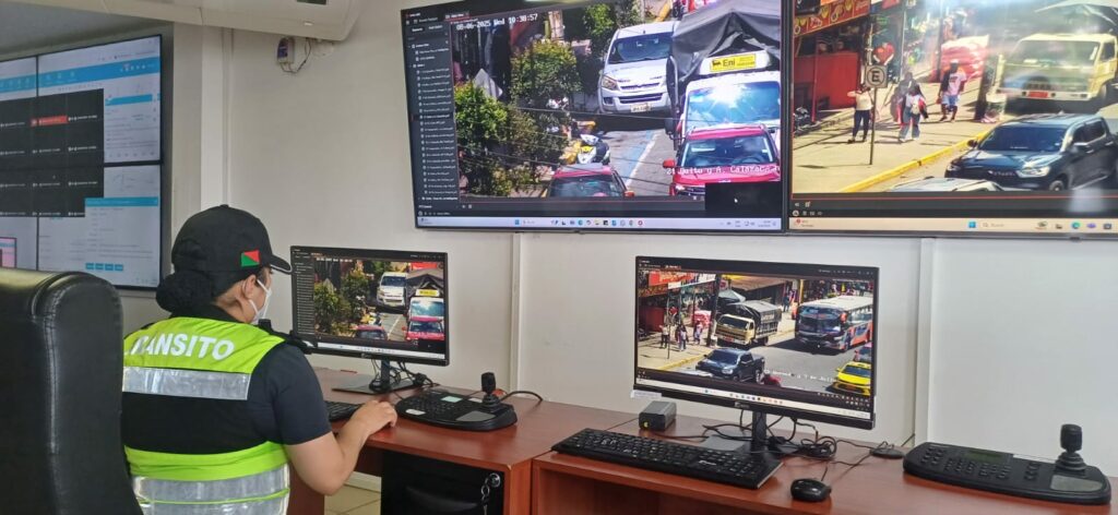 Multas de tránsito en Santo Domingo suspensión, devolución y proceso legal pendiente