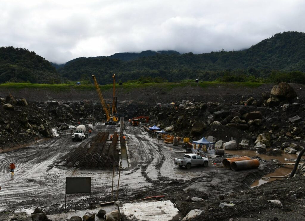 Napo: Erosión en río Coca amenaza central hidroeléctrica clave del Ecuador