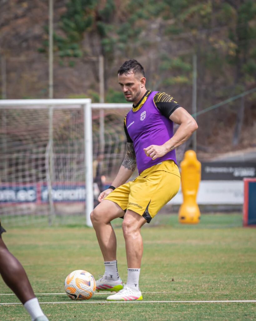 Octavio Rivero, delantero de Barcelona