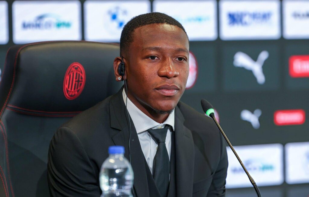 Pervis Estupiñán se muestra orgulloso al ser el primer ecuatoriano en la historia del AC Milan