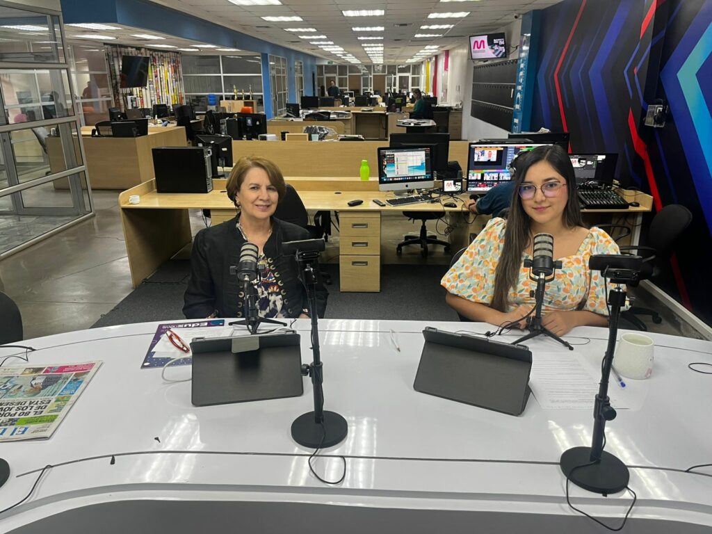 Rosalía Arteaga, presidenta de la UNIR Ecuador detalló los tres tipos de becas que ofrece la universidad